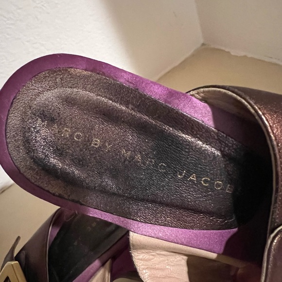 Marc by Marc Jacobs. FABULOUS! Copper leather purple satin platform clogs. - Picture 9 of 12